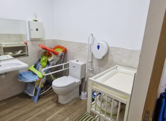 Sala de fiestas Dolç i Salat Festes - lavabo adaptado